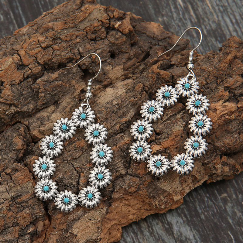 Chic Turquoise Flower Earrings